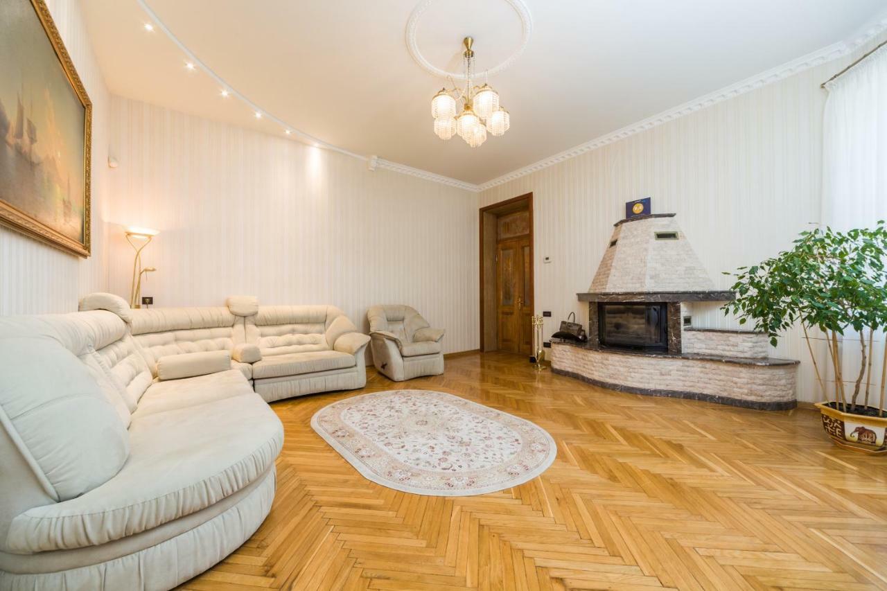 Apartamenty Na Sofievskoy オデッサ エクステリア 写真